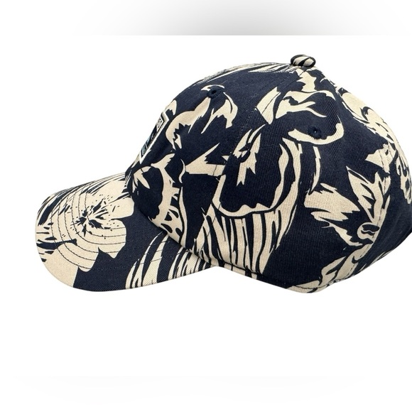 NWOT Chubbies Floressence  Blue and Cream Floral Adjustable Cap - Picture 3 of 9